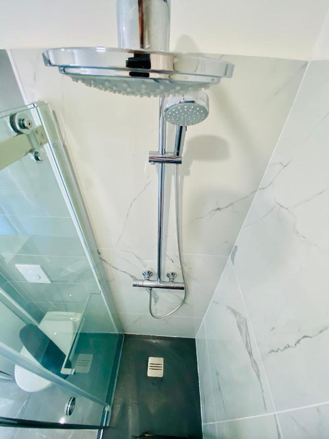 Lovely Apartment Heart Of Golden Square Fiber Wifi Nizza Esterno foto